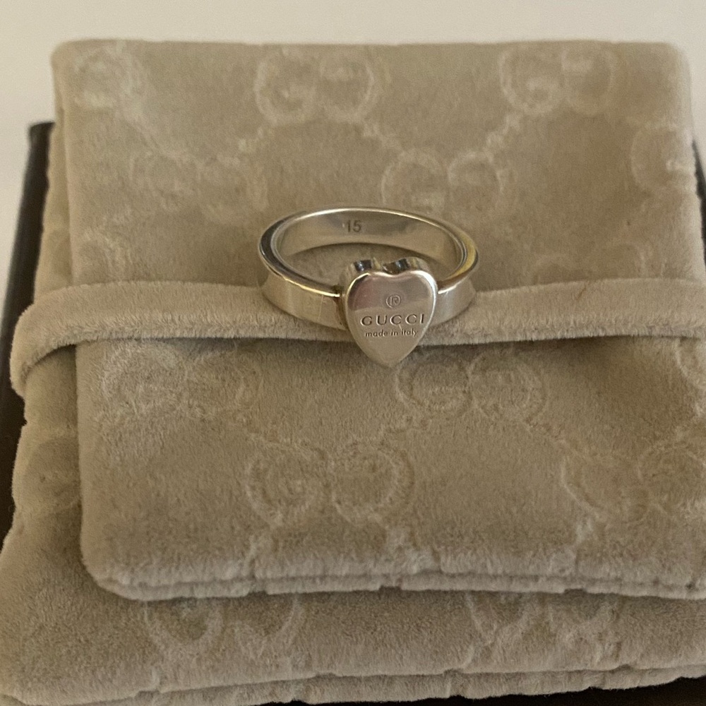 Gucci Heart Trademark Ring - Picture 3 of 8